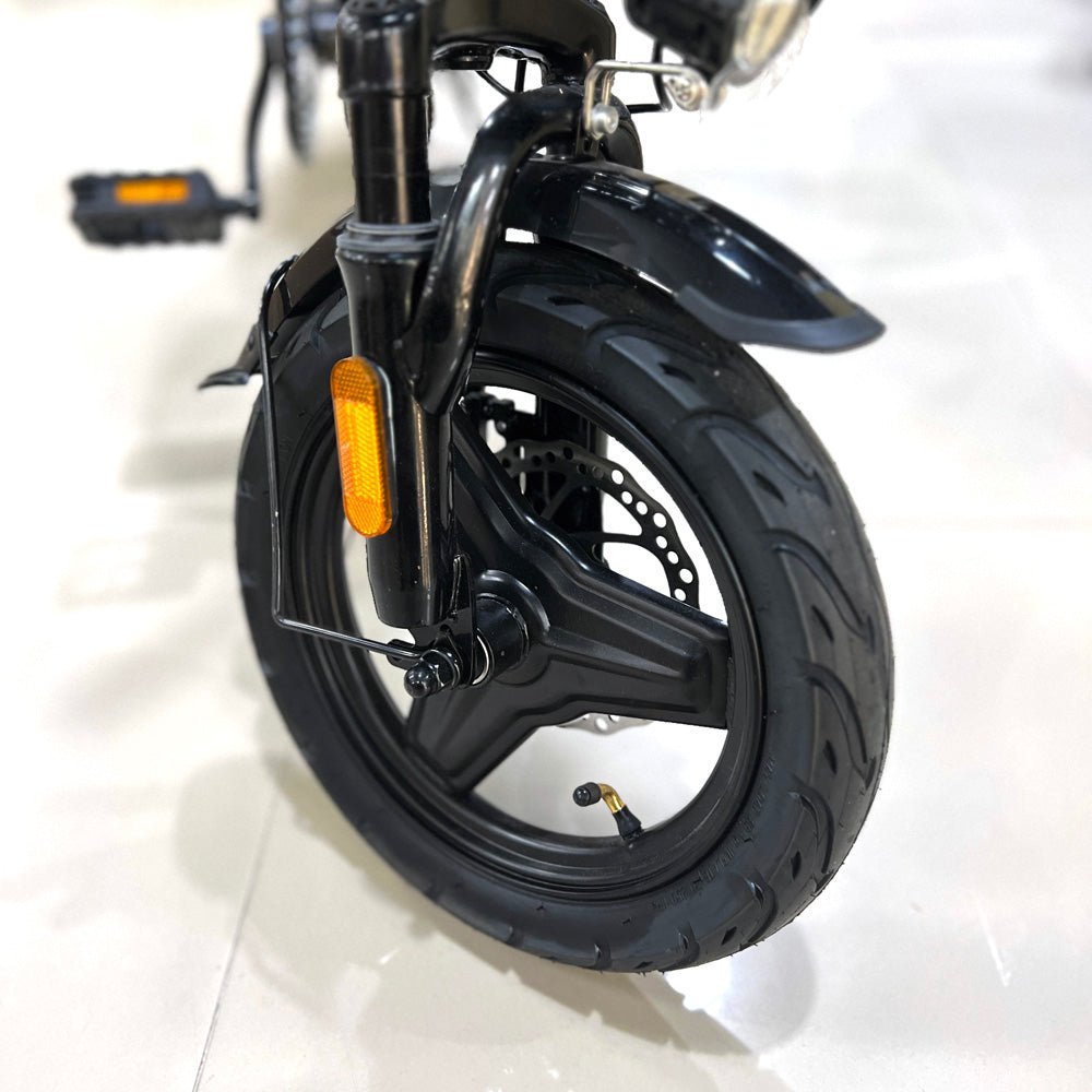 Electric Scooter: 350W Motor, 3-Step Folding, 48V Battery, and USB Charging