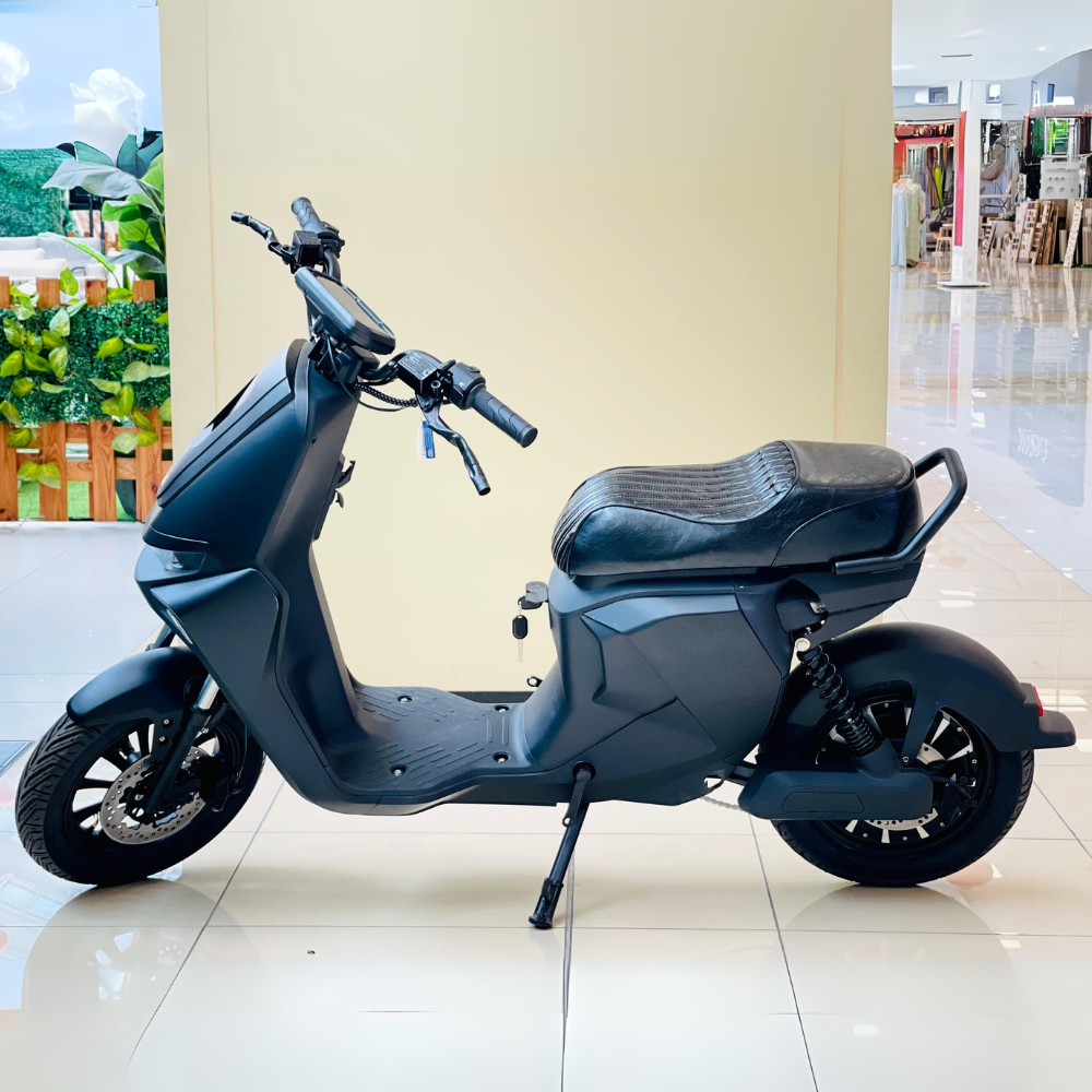 QNJ High-Speed Electric Scooter